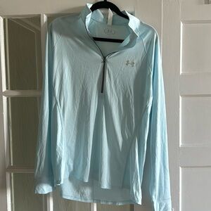 Under armor light work out pull over